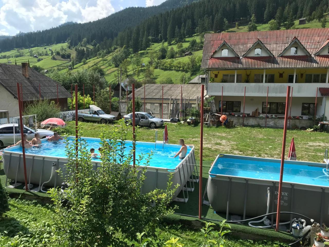 Pensiunea Serbeca Brosteni Buitenkant foto