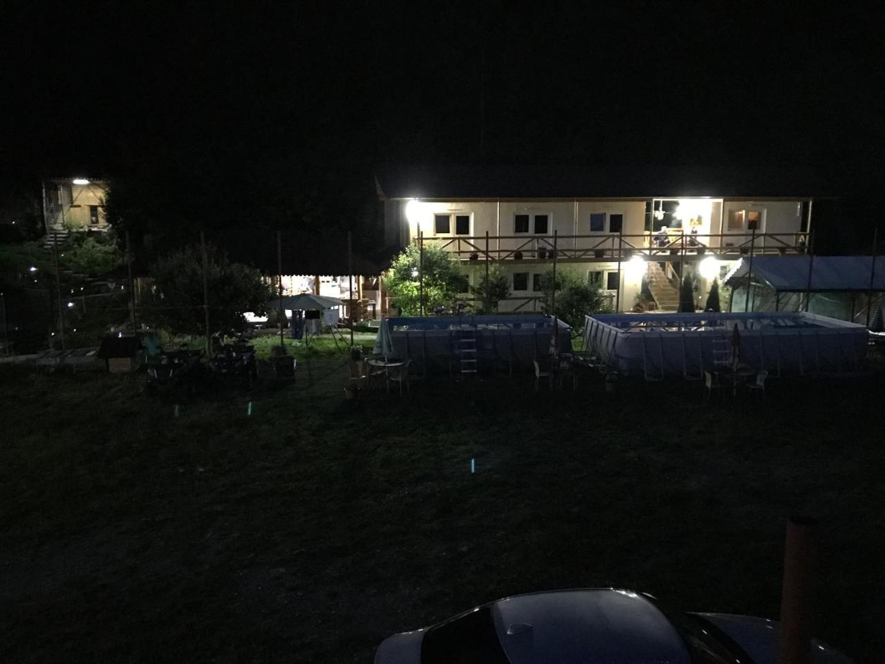 Pensiunea Serbeca Brosteni Buitenkant foto