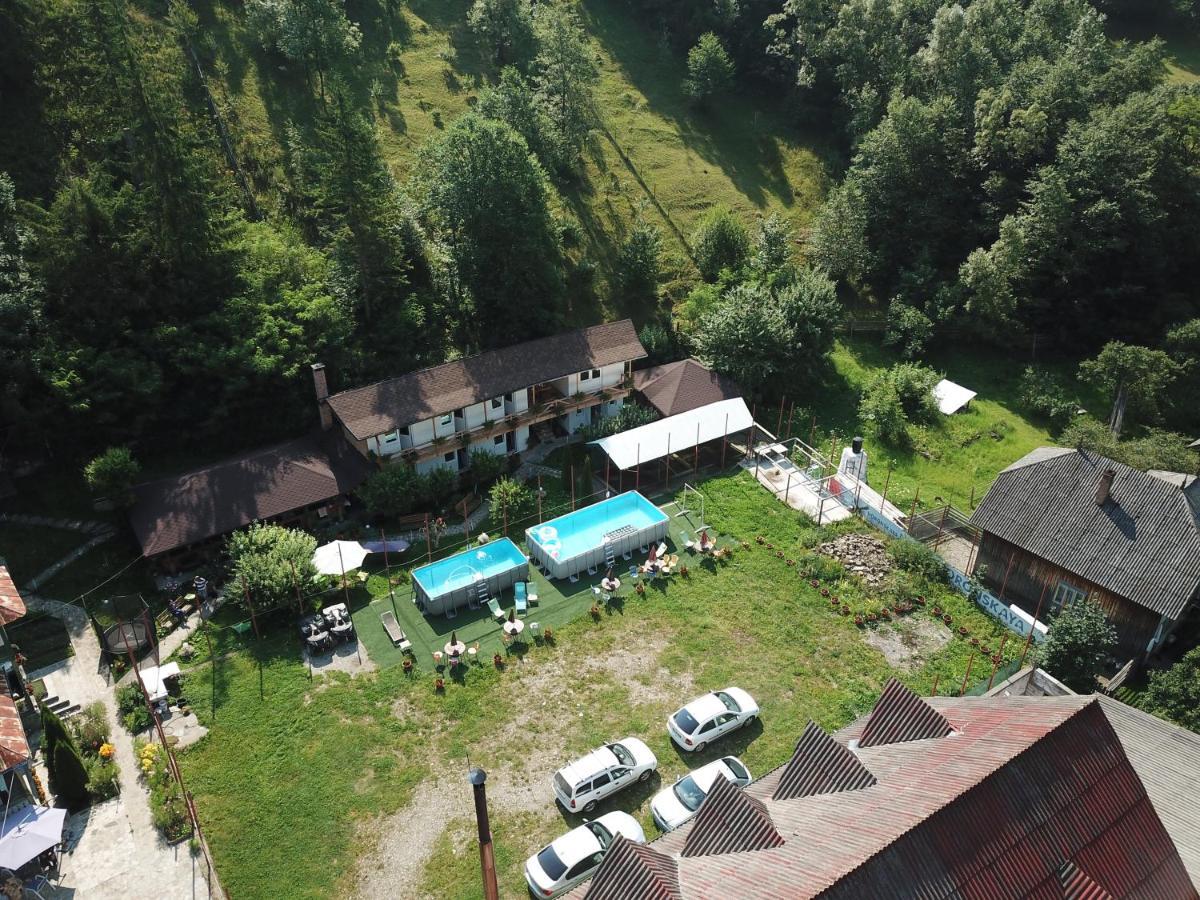 Pensiunea Serbeca Brosteni Buitenkant foto